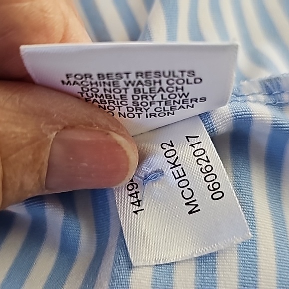 Peter Millar mens light blue and white striped golf shirt. Henley style size lg. - Picture 10 of 11